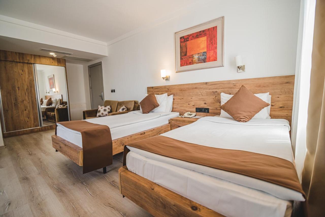 Uptown Bueyuek Anadolu Girne Hotel Kyrenia (Northern Cyprus) Exterior foto