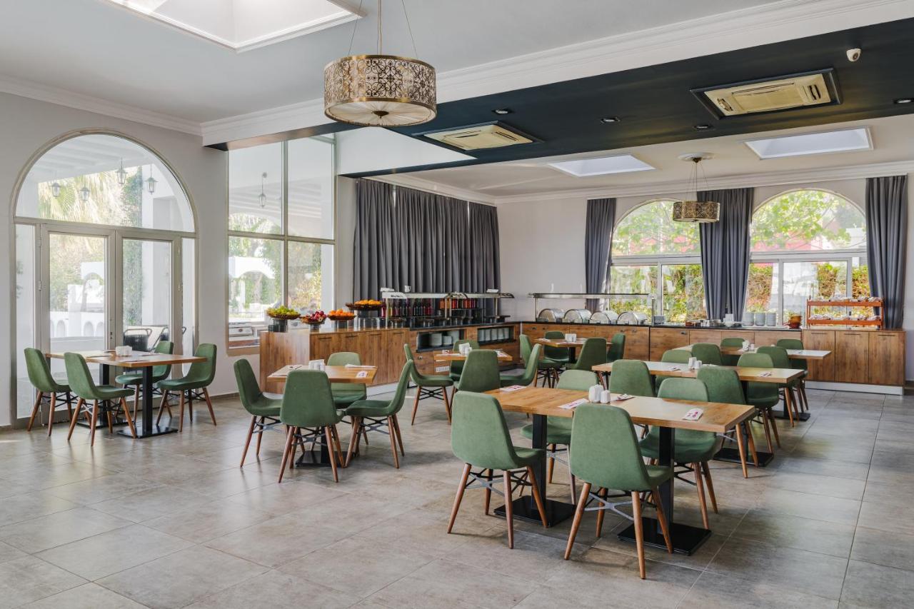 Uptown Bueyuek Anadolu Girne Hotel Kyrenia (Northern Cyprus) Exterior foto