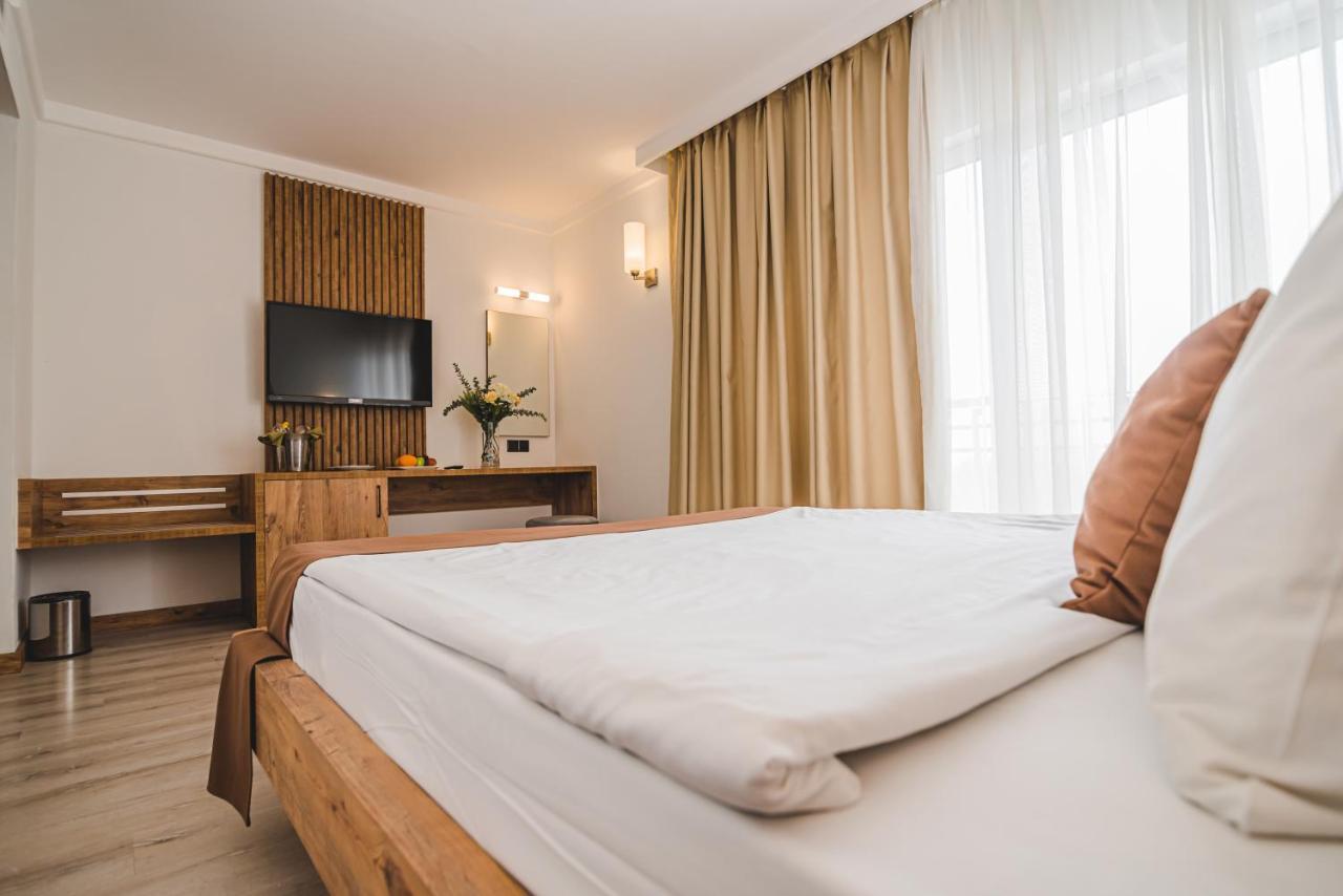 Uptown Bueyuek Anadolu Girne Hotel Kyrenia (Northern Cyprus) Exterior foto