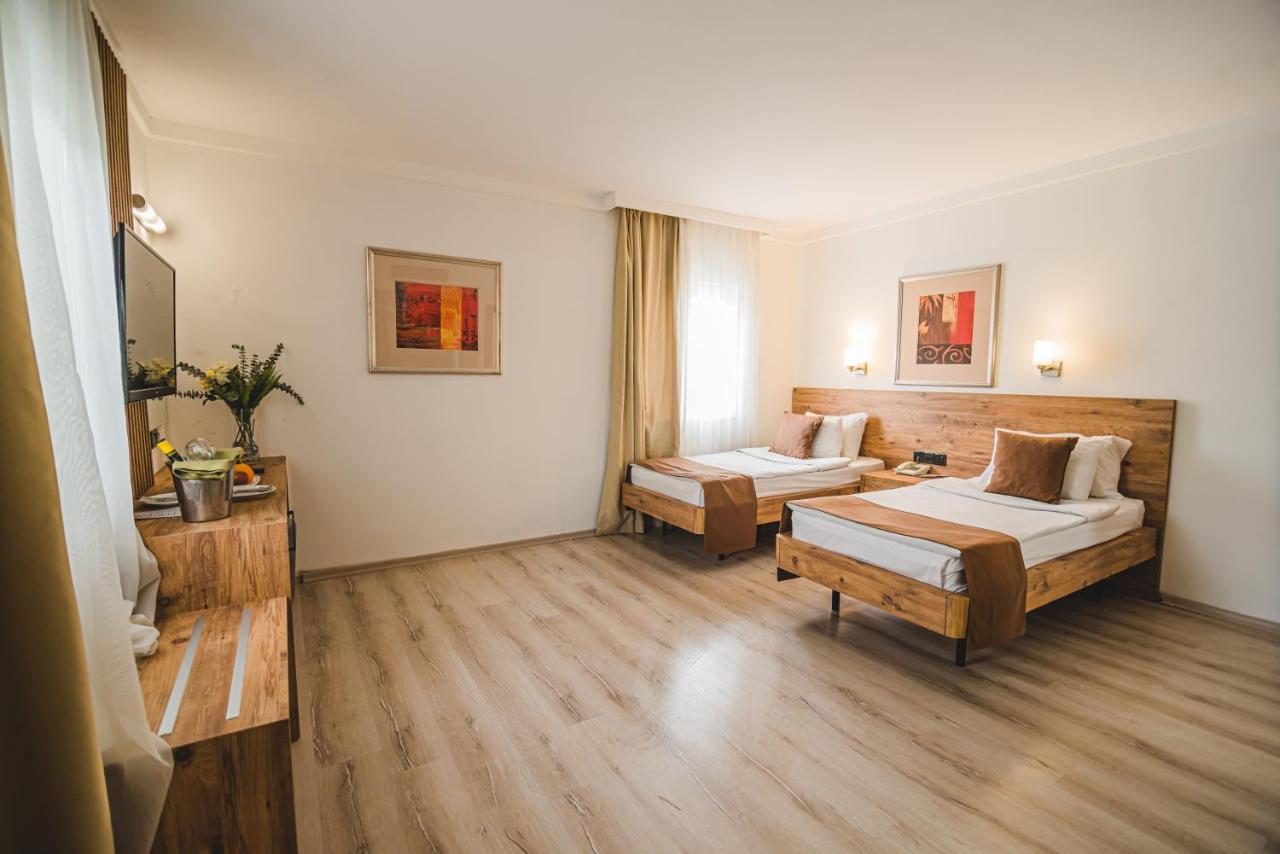 Uptown Bueyuek Anadolu Girne Hotel Kyrenia (Northern Cyprus) Exterior foto
