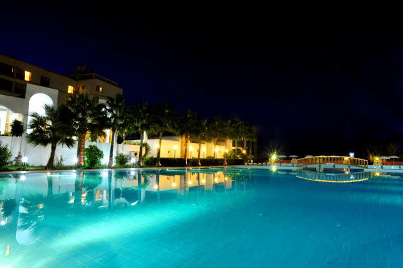 Uptown Bueyuek Anadolu Girne Hotel Kyrenia (Northern Cyprus) Exterior foto